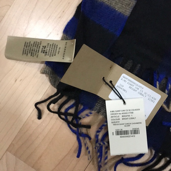 Burberry Cashmere Giant Check Scarf - NO TRADE - Picture 5 of 7